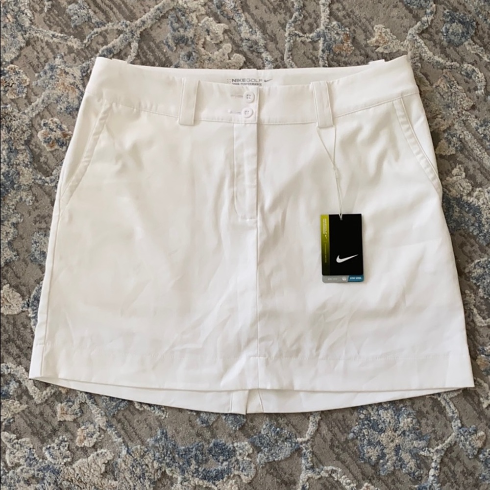NWT Women’s Nike Golf Tennis Skort